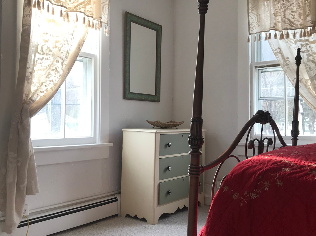 The Woodbine Inn主图