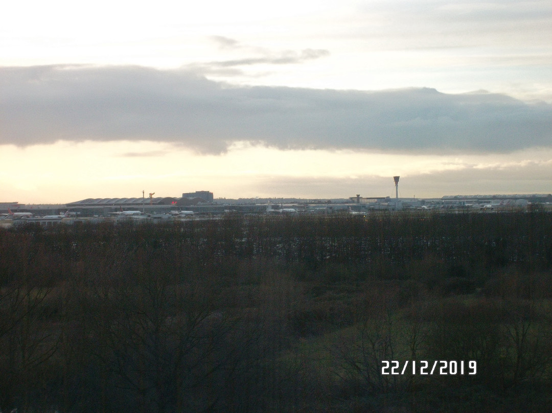 MOXY London Heathrow Airport主图