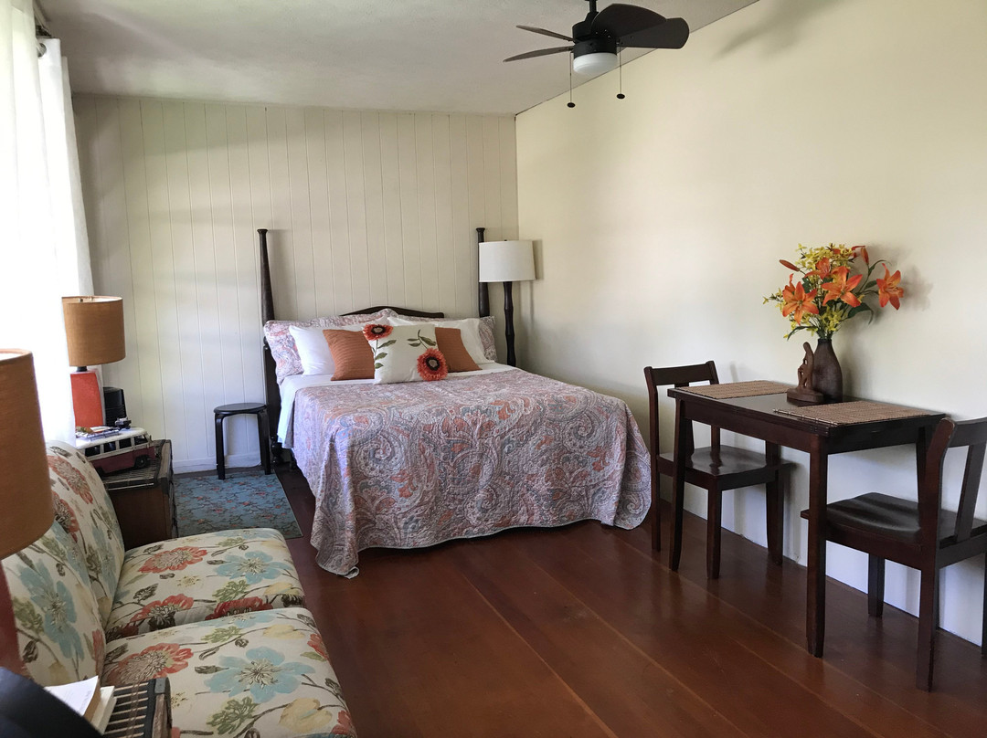 Shaka Shak Garden Inn主图