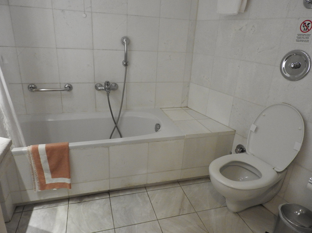 伊利索斯酒店主图