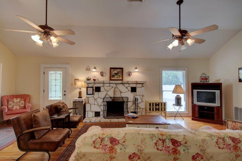 Roddy Tree Ranch主图