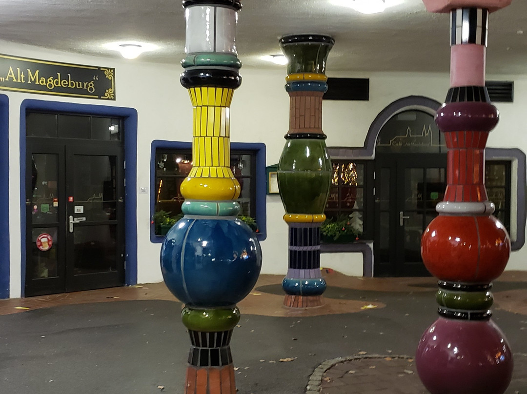 Brunnen im Innenhof - Hundertwasserhaus-马格德堡必去景点