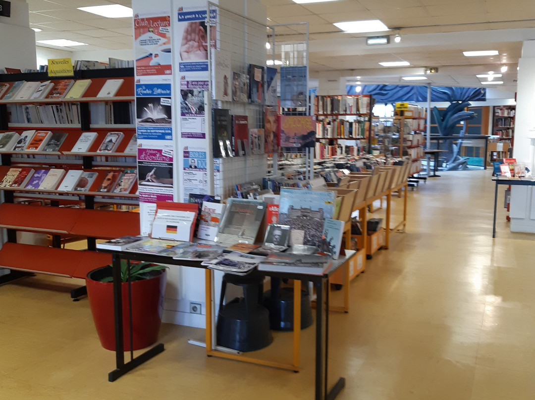 Bibliothèque Médiathèque Georges Perec-Gagny必去景点