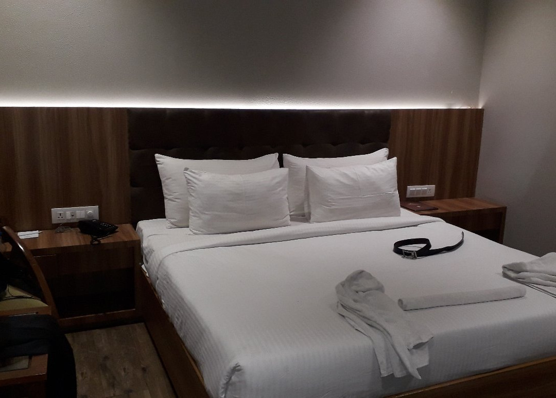 Hotel City Crown主图