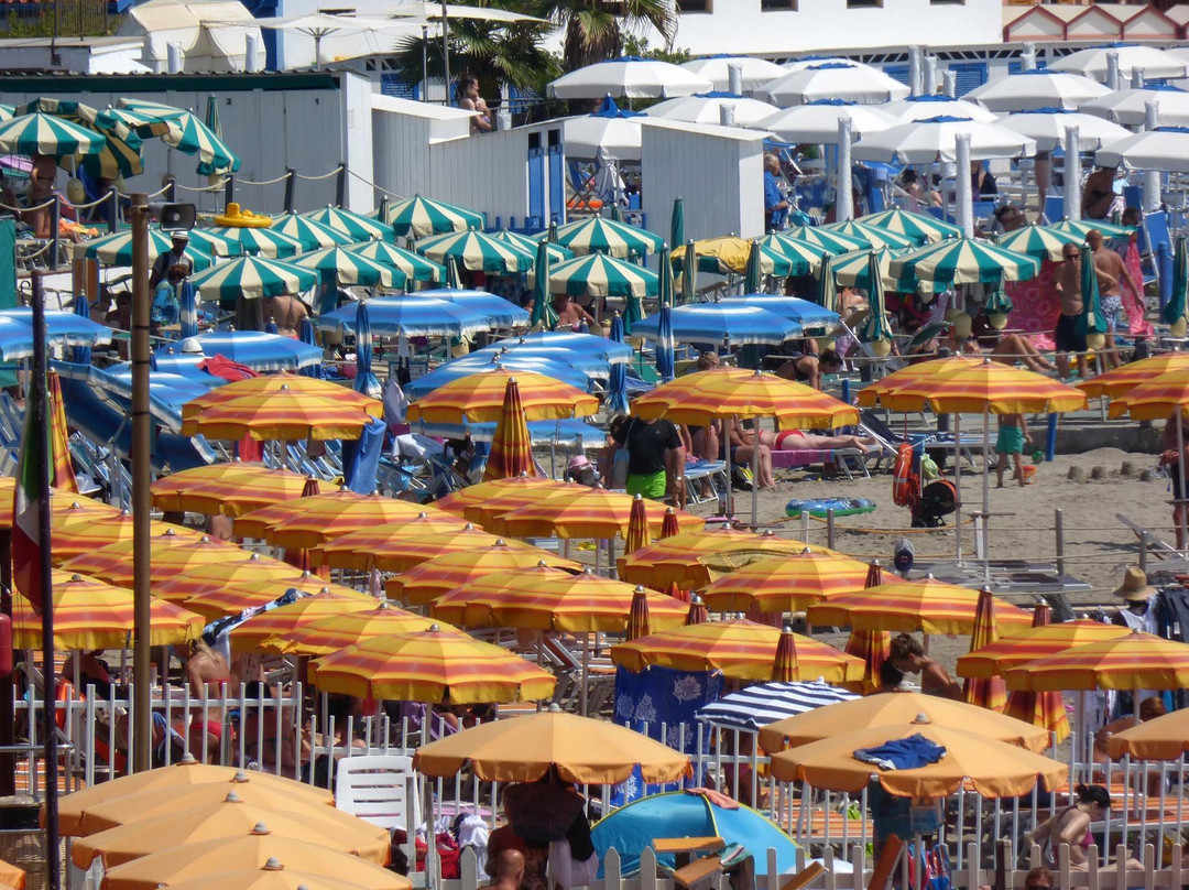 Bagni Spiaggia D'oro-因佩里亚必去景点