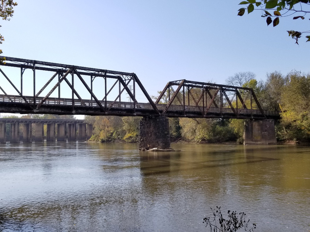 Danville's Riverwalk Trail景点图片