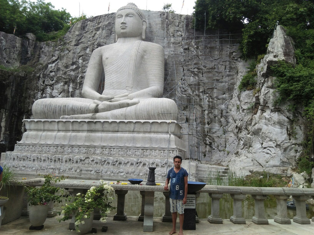 World's tallest granite Samadhi Buddha statue in Kurunegala景点图片