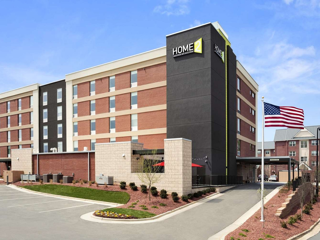Home2 Suites By Hilton Greensboro Airport主图
