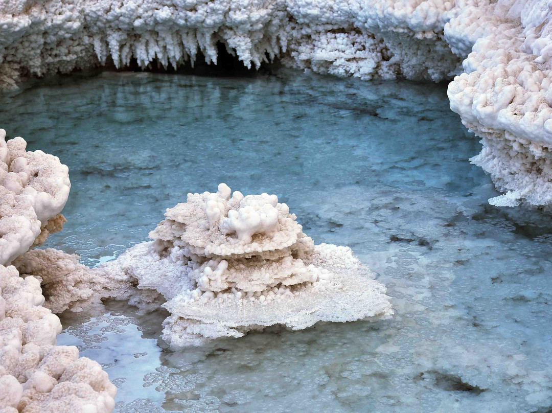 Rostami旅游景点-Jashak Salt Dome