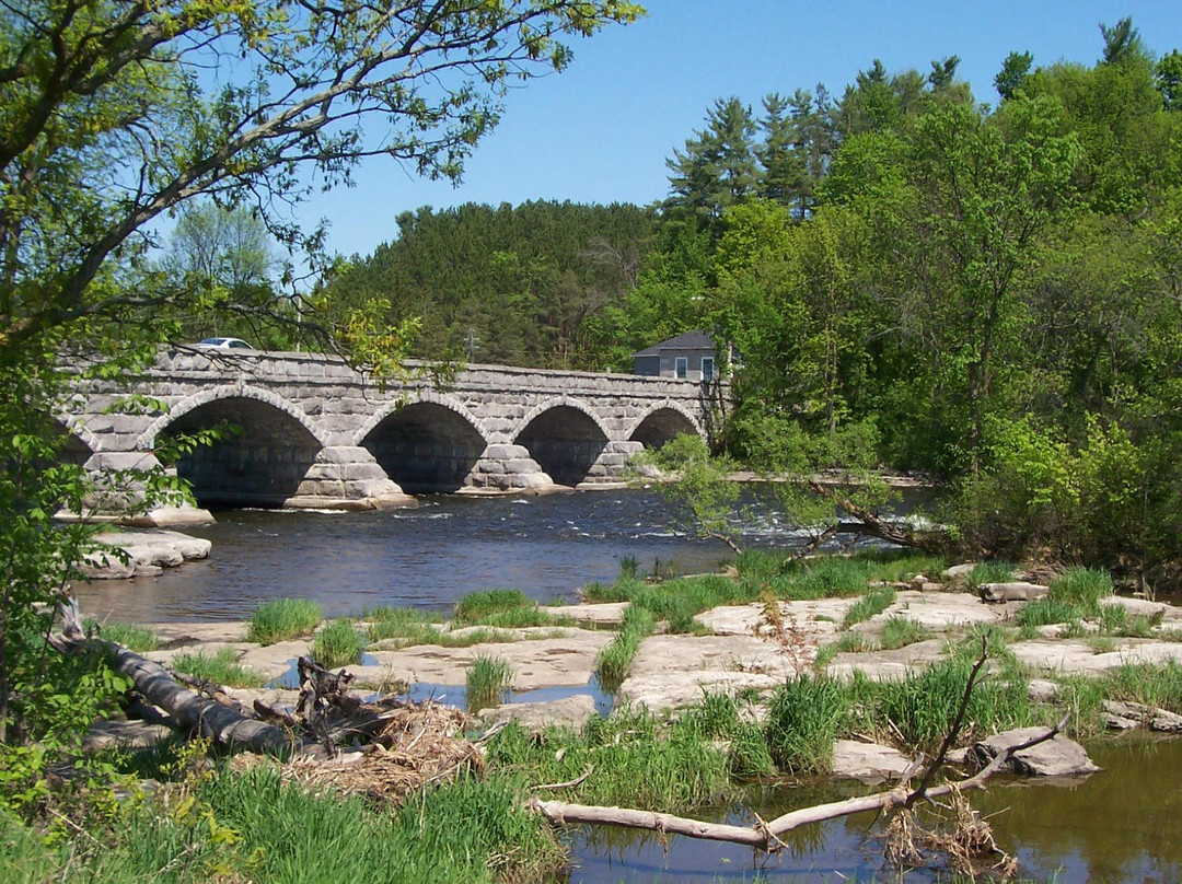 Historic Five Span Stone Bridge景点图片
