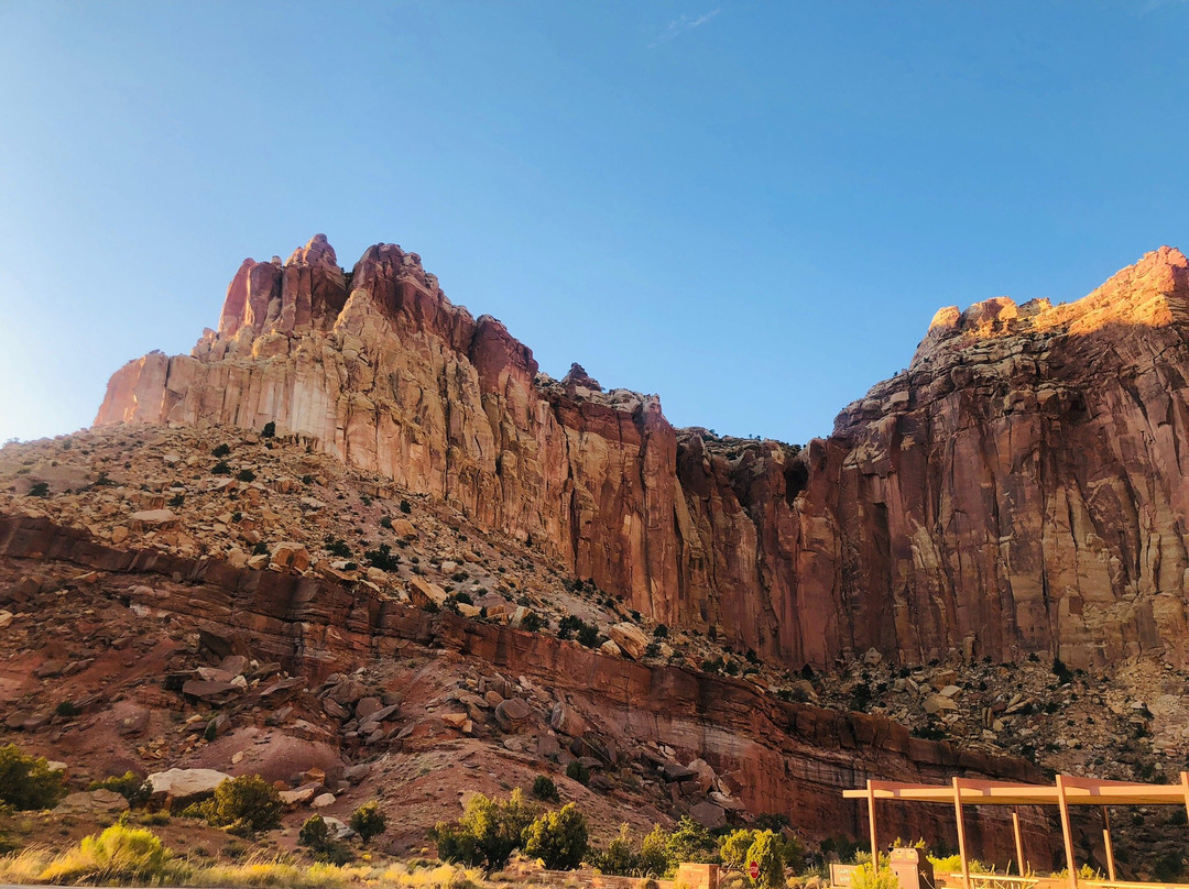 Notom Road Scenic Backway-圆顶礁国家公园必去景点