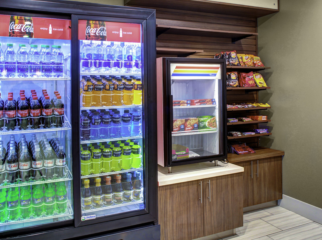 Holiday Inn Express & Suites Coldwater By IHG主图