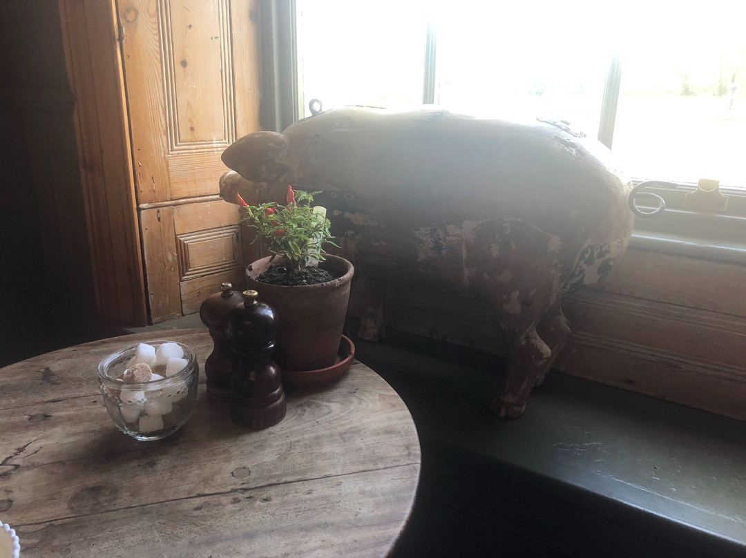 THE PIG-in the Wall主图