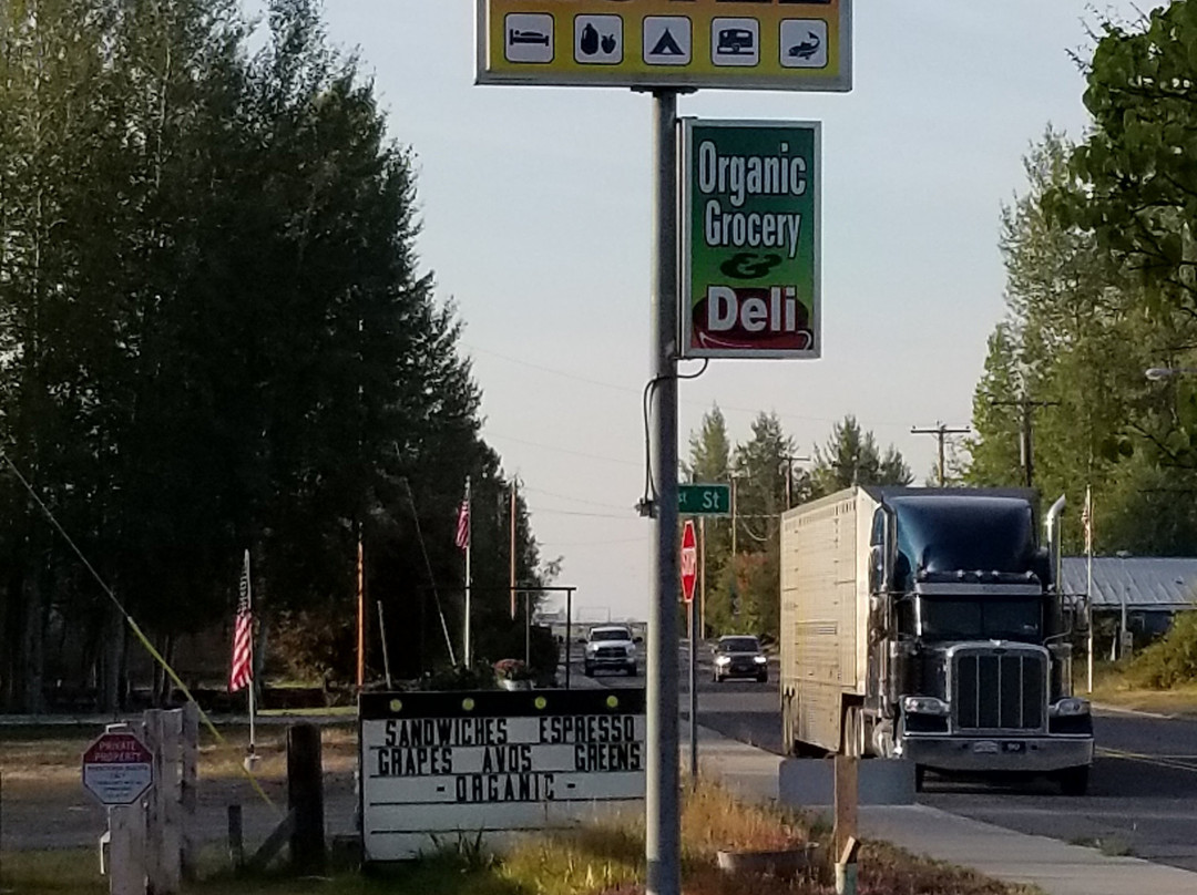 Jo's Motel & Campground主图