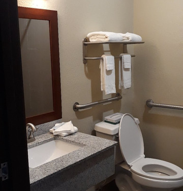 奥尔托纳速8酒店主图