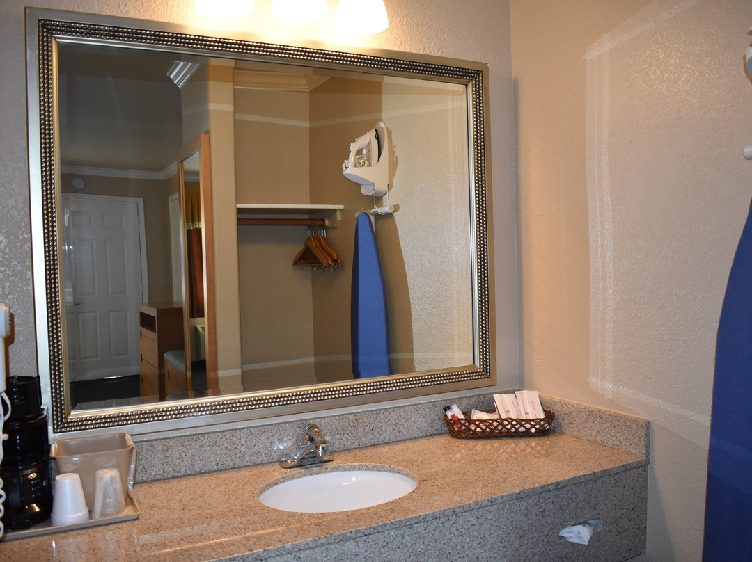 Lake Point Lodge - Clearlake Oaks, CA主图