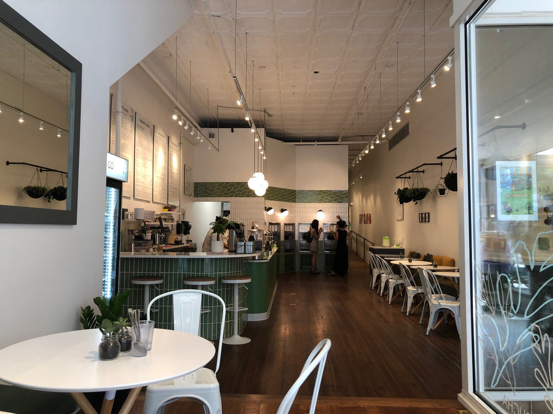 Nosh Cafe and Eatery