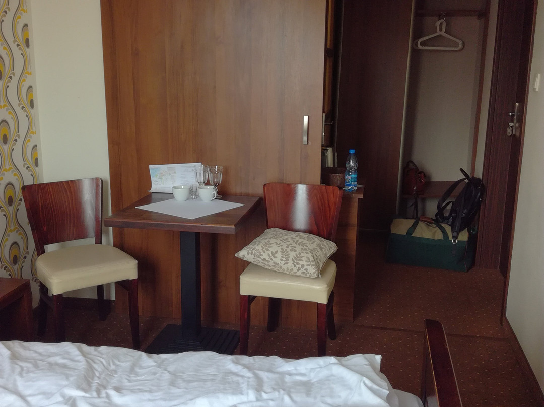Pod Wzgorzem Guest Rooms主图