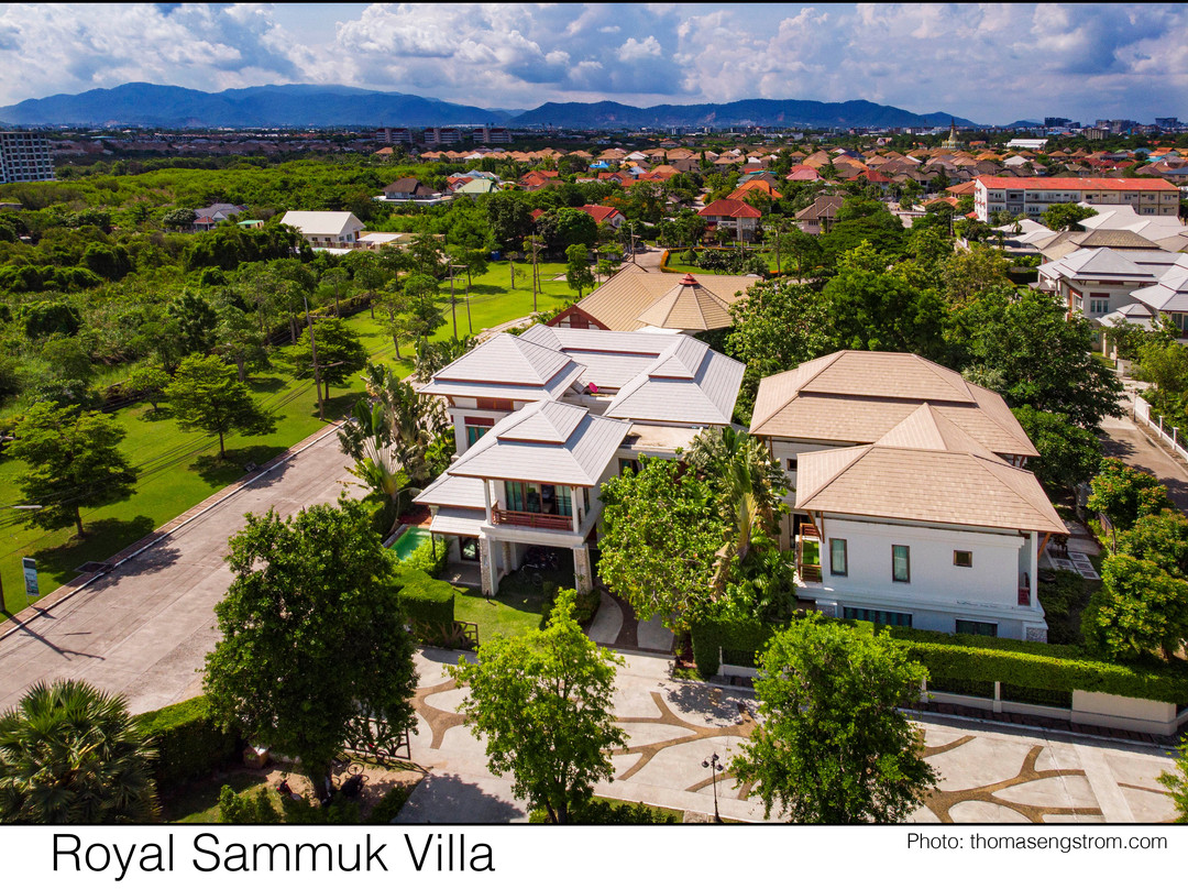 三目皇家酒店主图