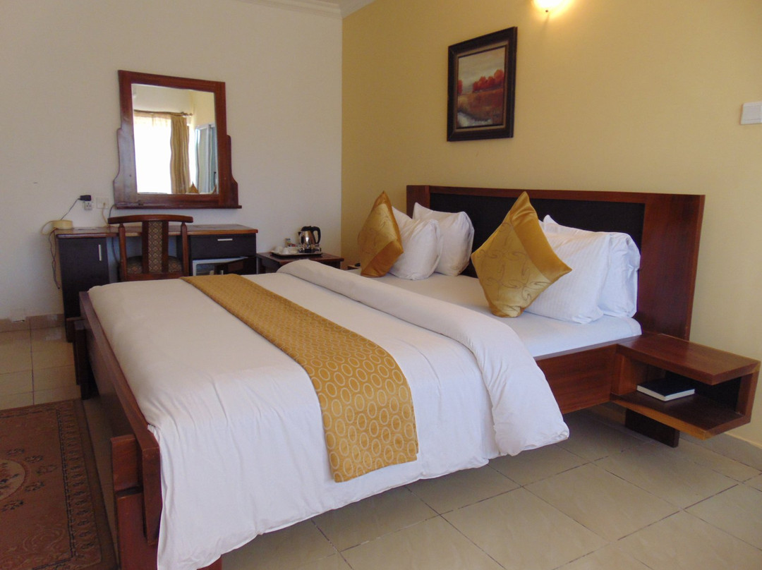 Hillcrest Hotels and Apartment主图