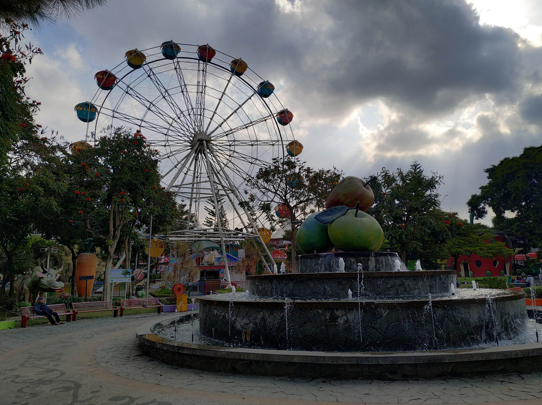 Batu City Square景点图片