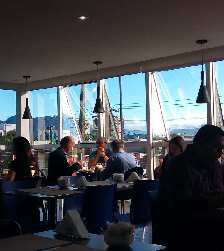 Hotel Le Canard Joinville主图