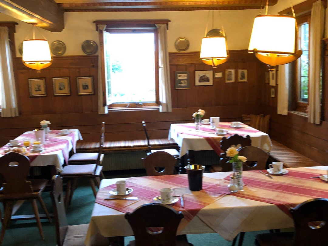 施瓦尔兹罗斯酒店主图