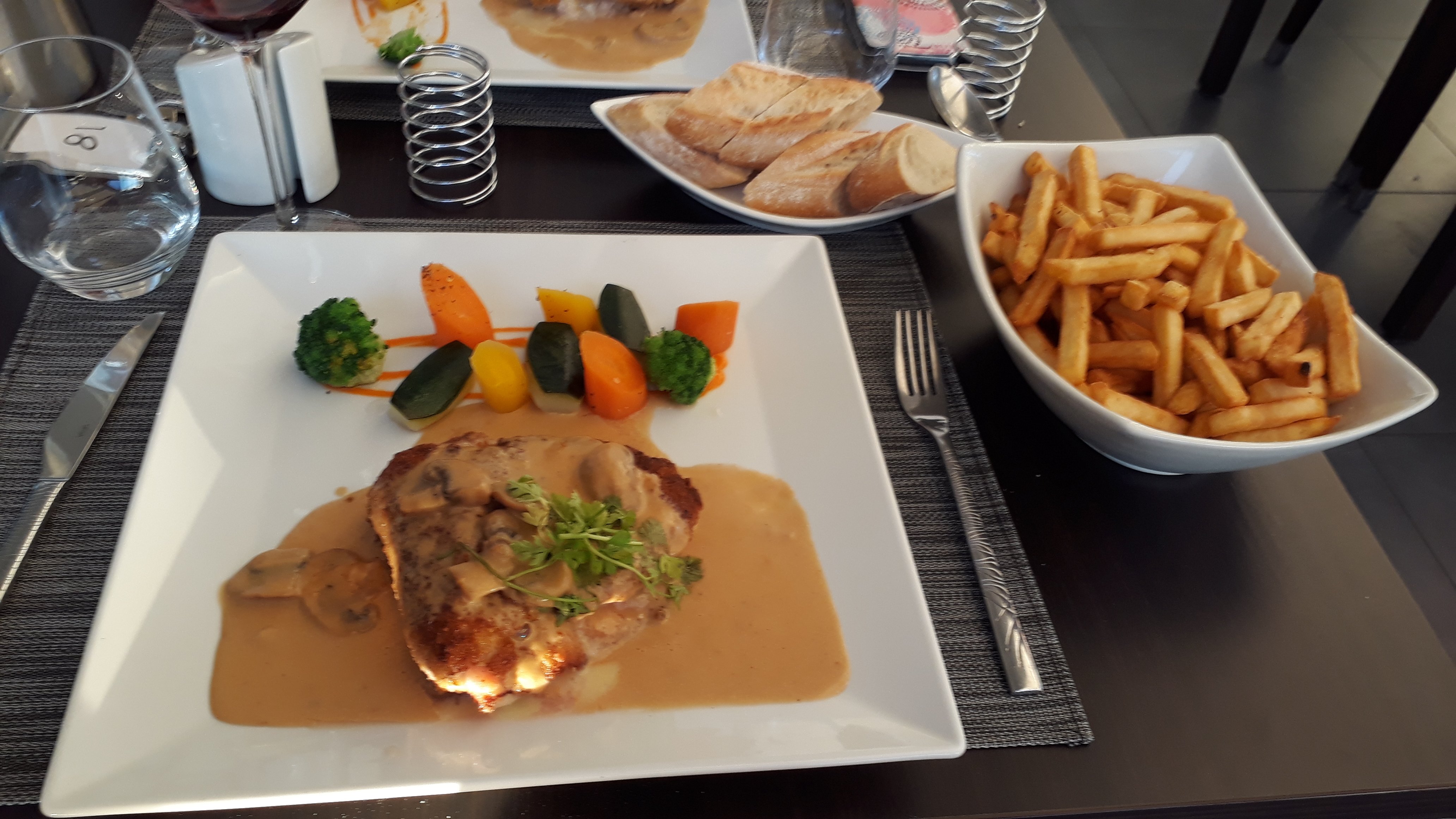Hotel - Restaurant La Claire Foret-餐饮