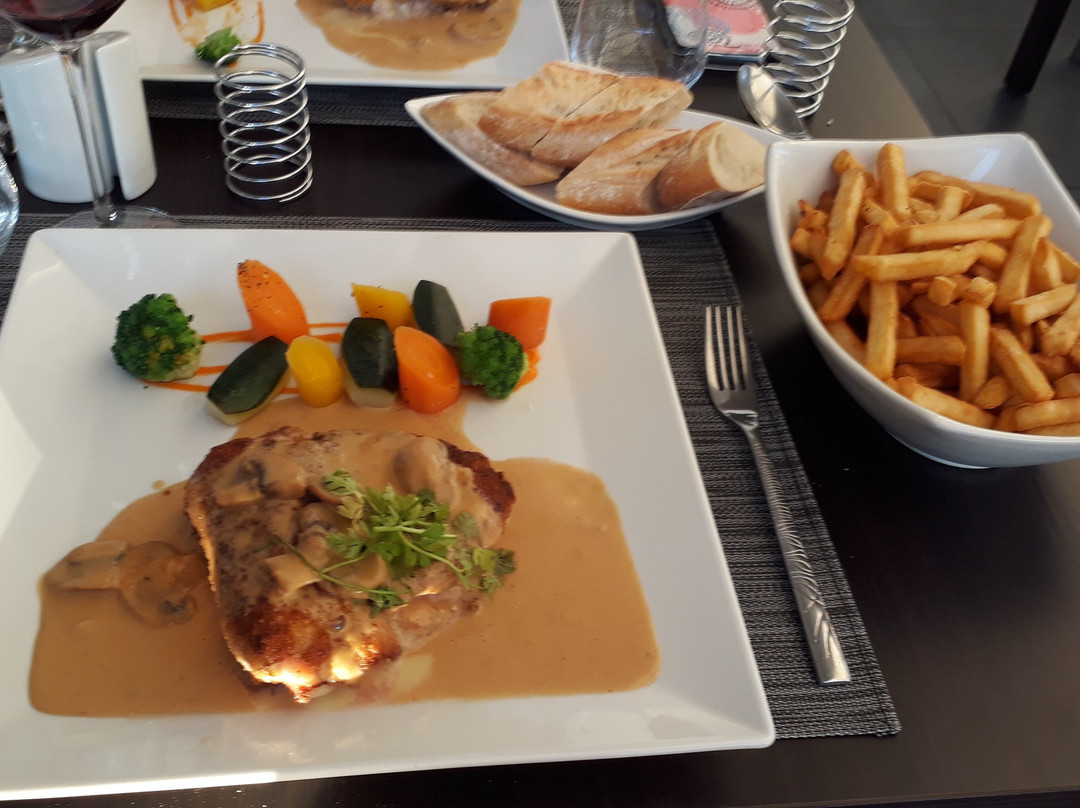 Hotel - Restaurant La Claire Foret主图
