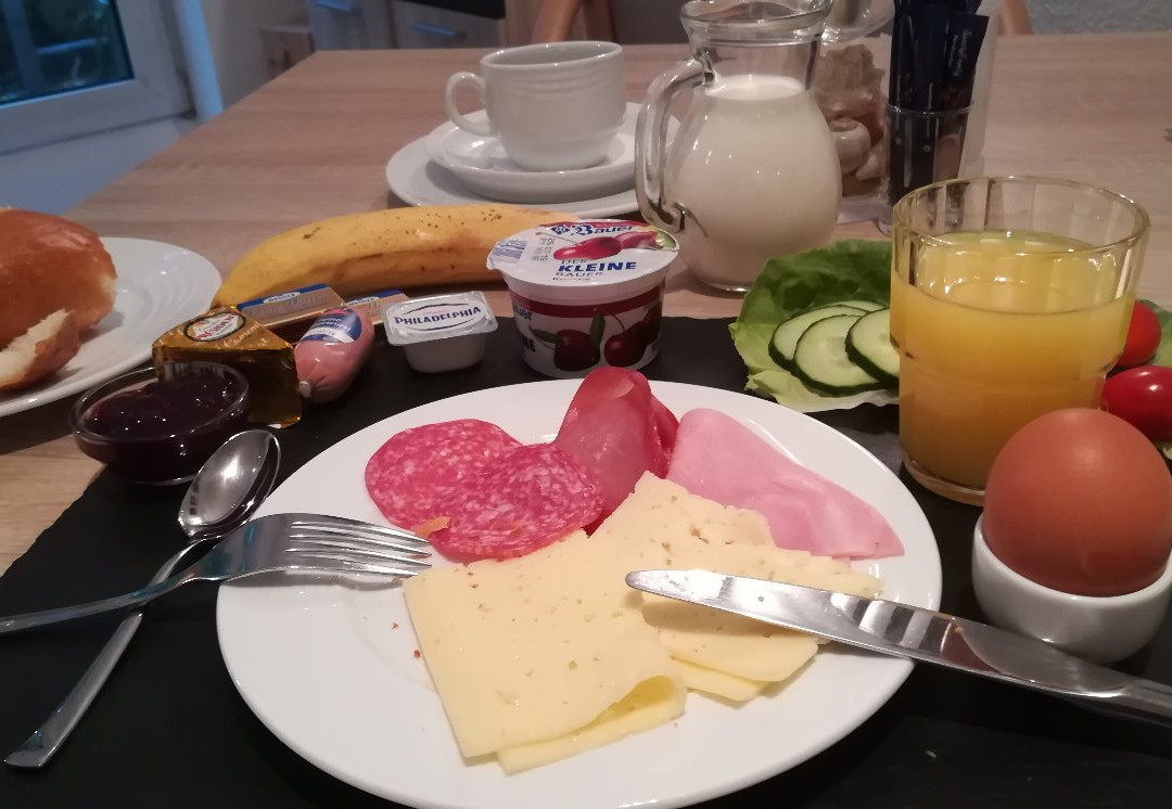 Hotel Pilar Garni主图