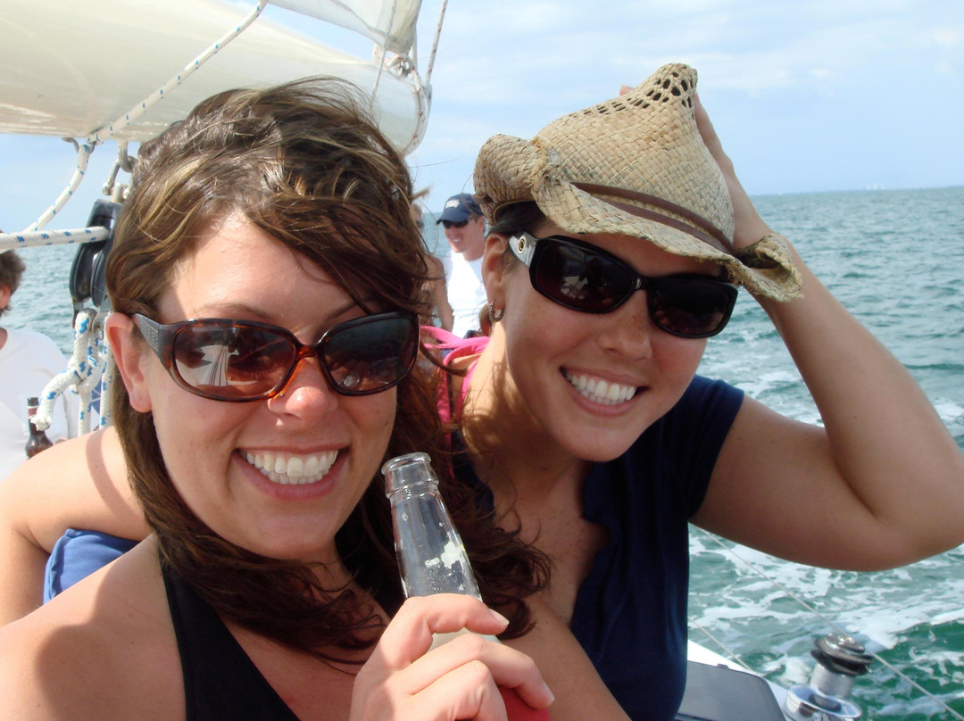 Sailing The Cosmos Charters-Red Hook必去景点