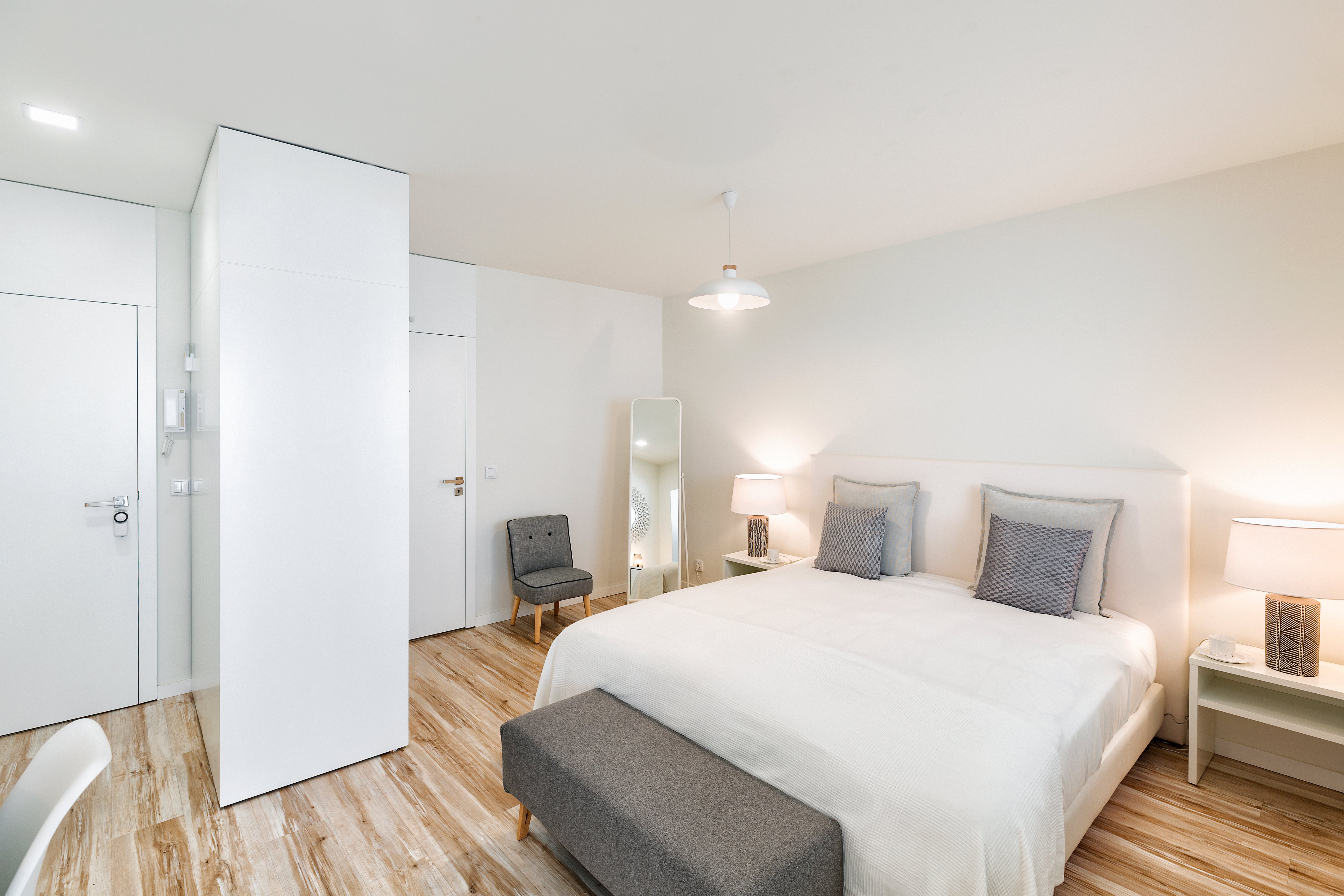 JR Studios & Suites I Rius I-官方