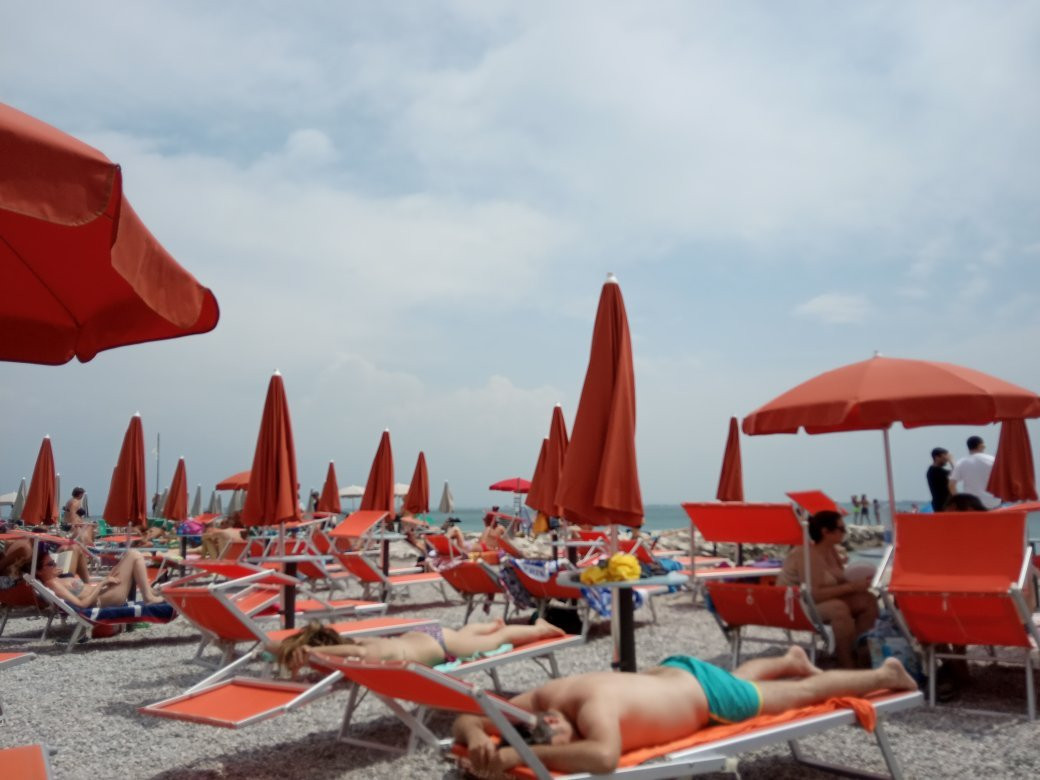 Spiaggia Desenzanino-代森扎诺-德尔加达必去景点