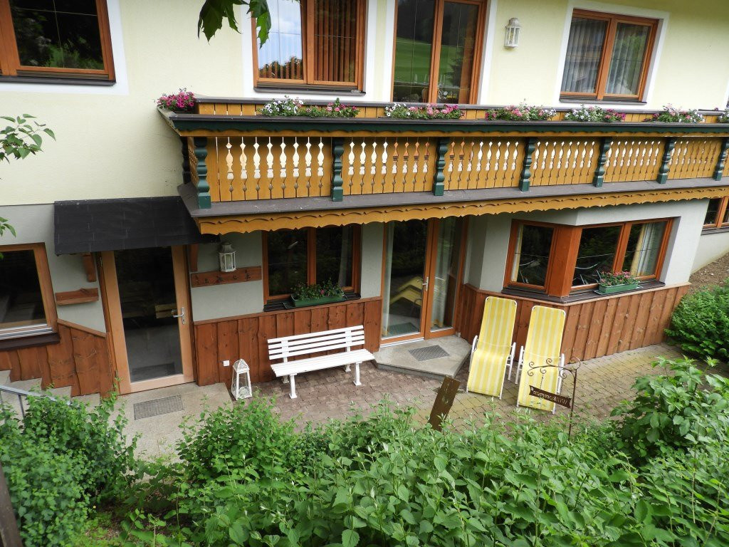 Landhotel Haeuserl im Wald主图