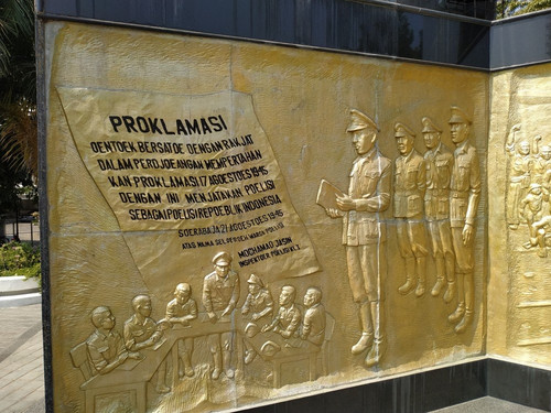 Monumen Perjuangan POLRI-泗水必去景点