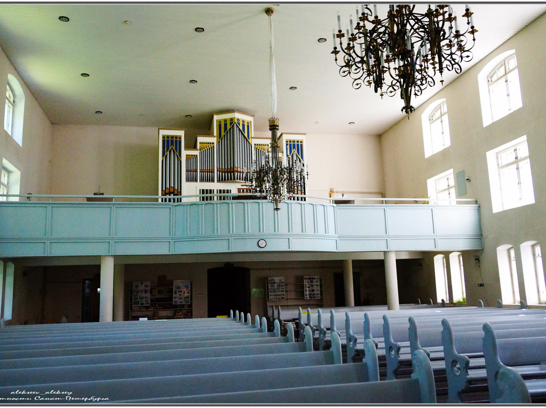 Church of the Holy Apostles Peter and Paul景点图片