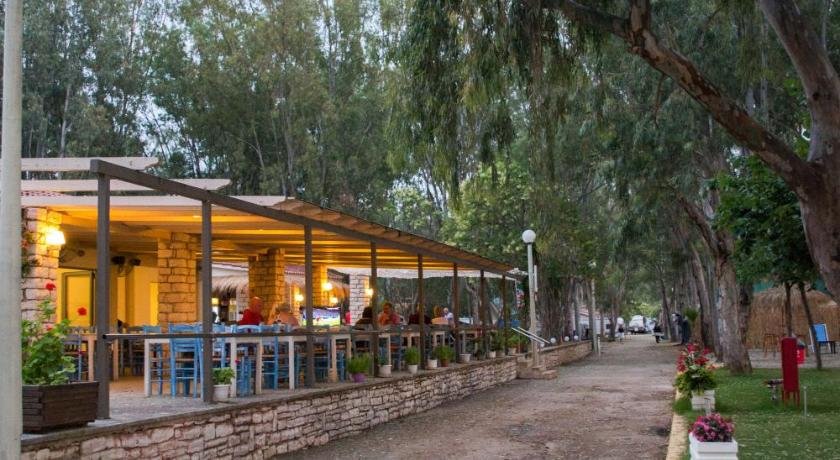 Camping Drepanos-餐饮