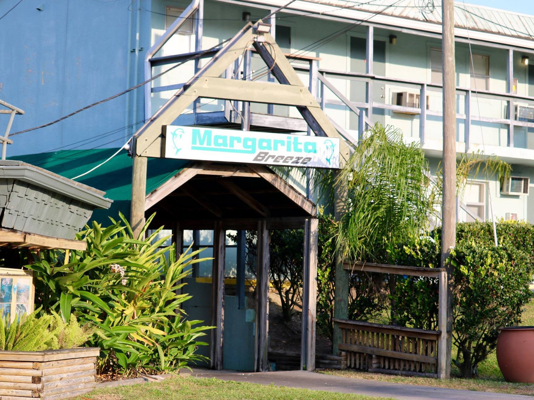 The Port Hotel and Marina主图