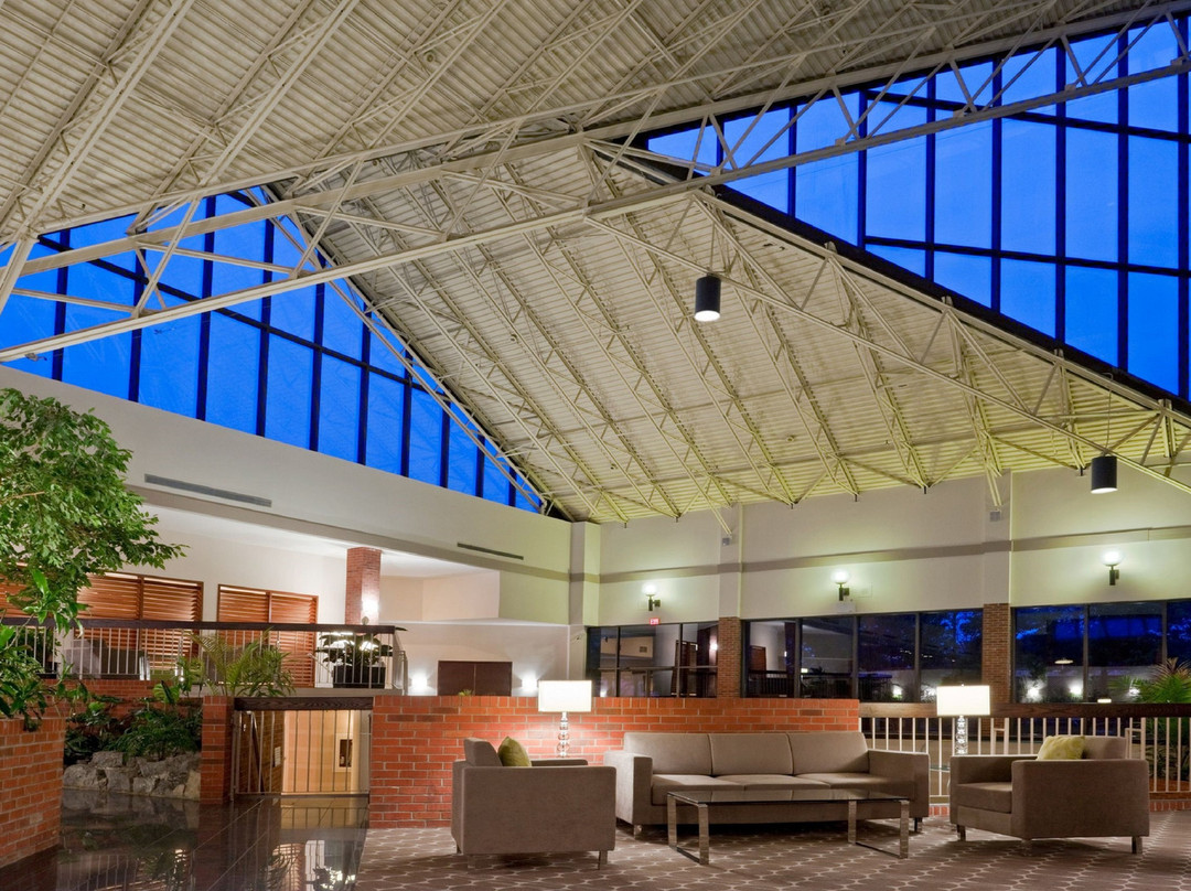 奥克维尔中心假日酒店主图