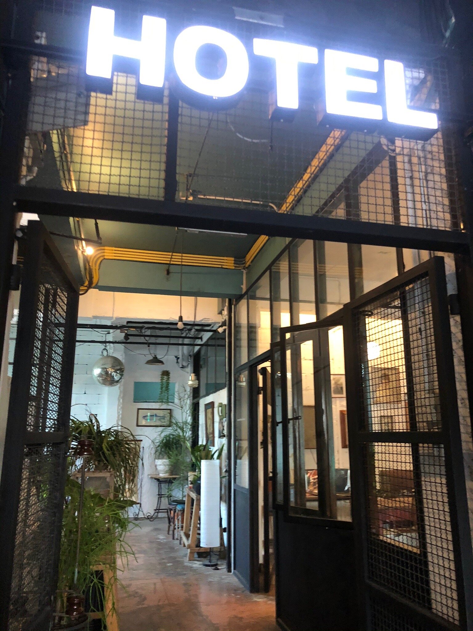 Hand Hotel-官方