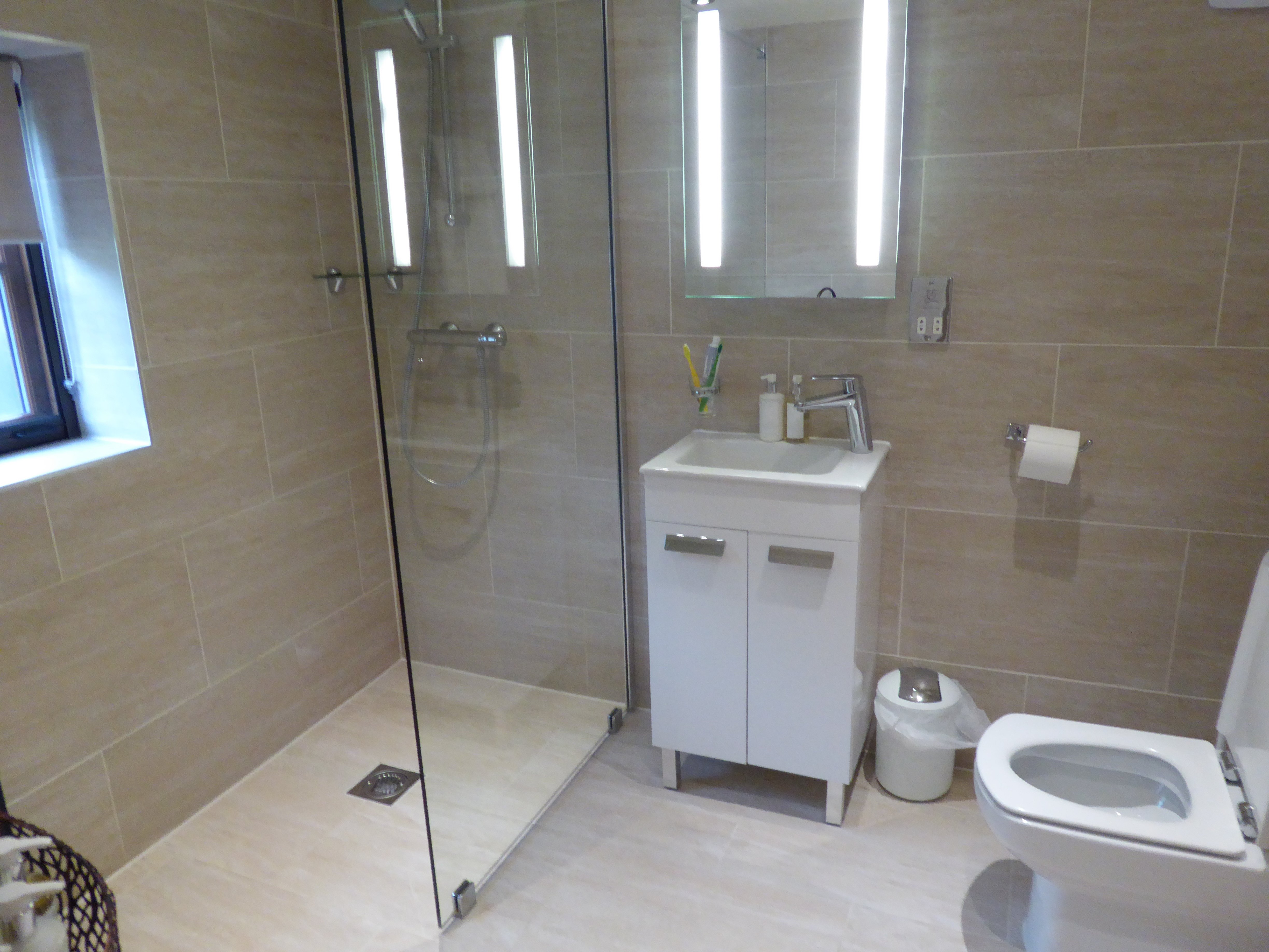 Cold Cotes Guest Accommodation & Gardens-浴室