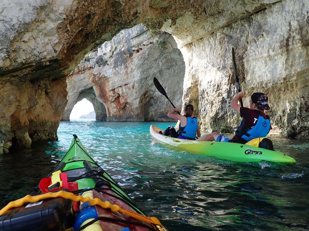 Sea Kayaking Zakynthos景点图片