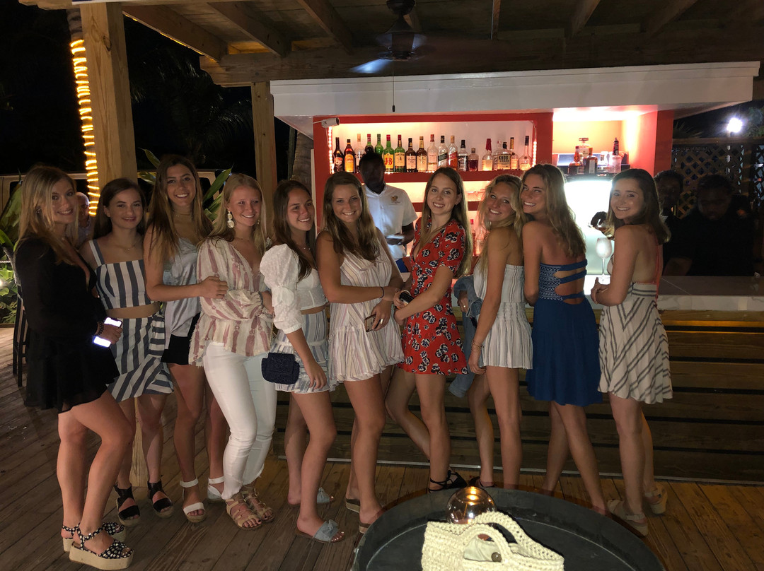 Transfer TCI-普罗维登西亚莱斯必去景点