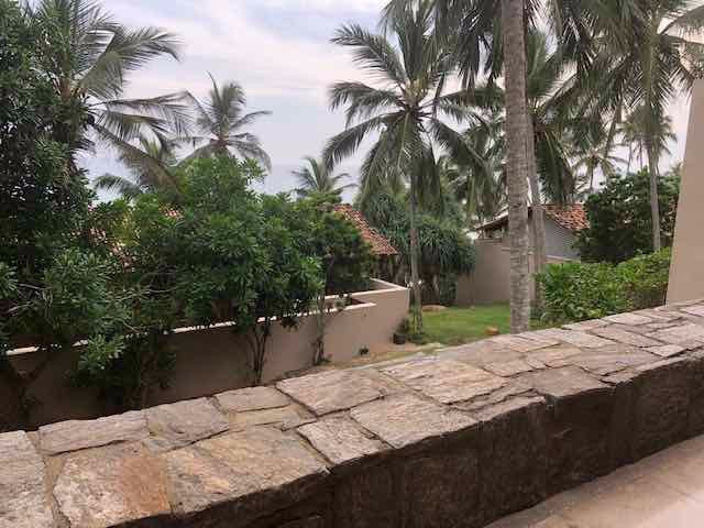 阿曼湾勒酒店主图