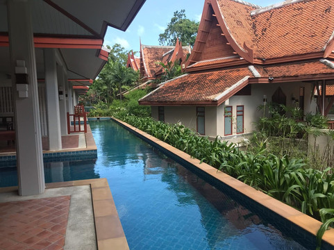 苏梅岛布里海滩度假酒店主图