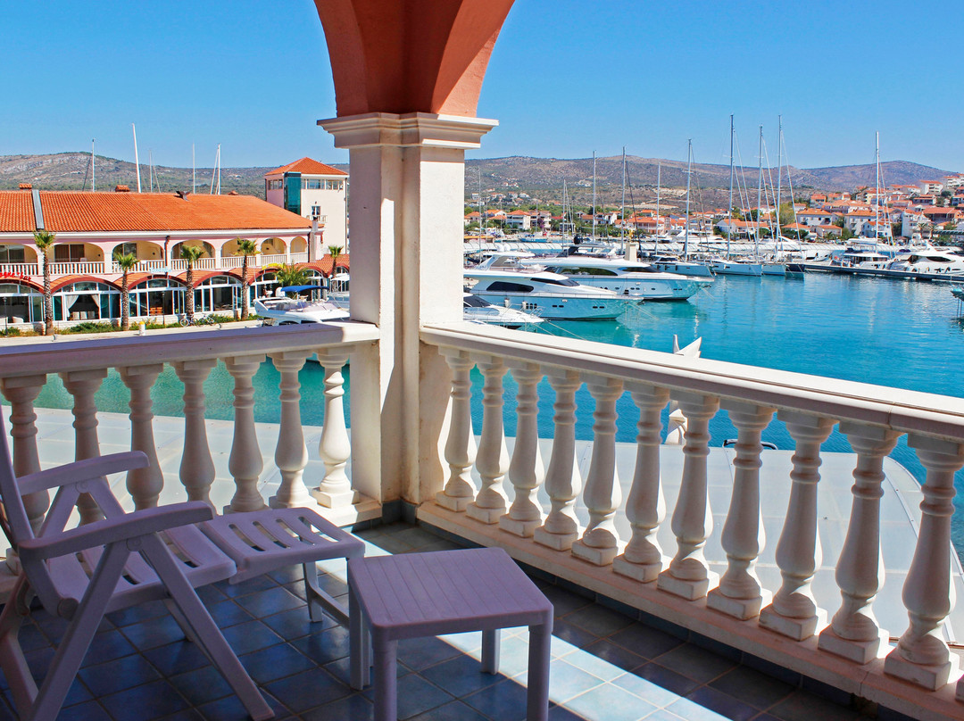 Marina Frapa Resort Rogoznica - Hotel Kopno主图