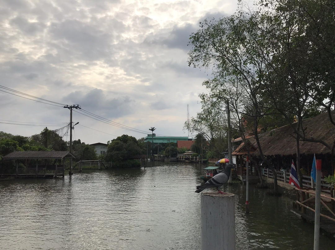 Talat Nam Song Khlong Wat Talingchan-曼谷必去景点