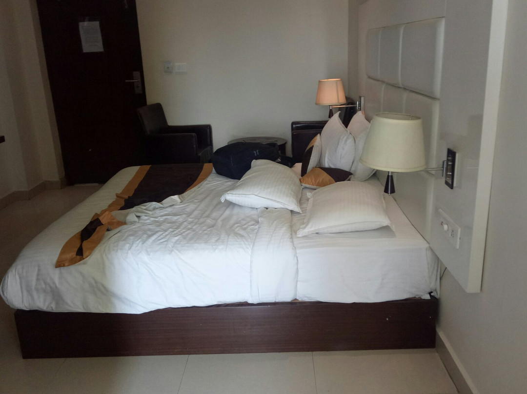 Hotel Suraj Grand主图