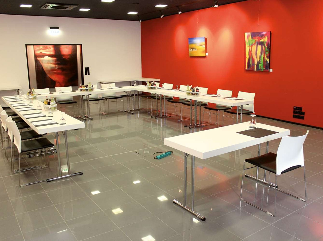 埃拉舒适酒店主图