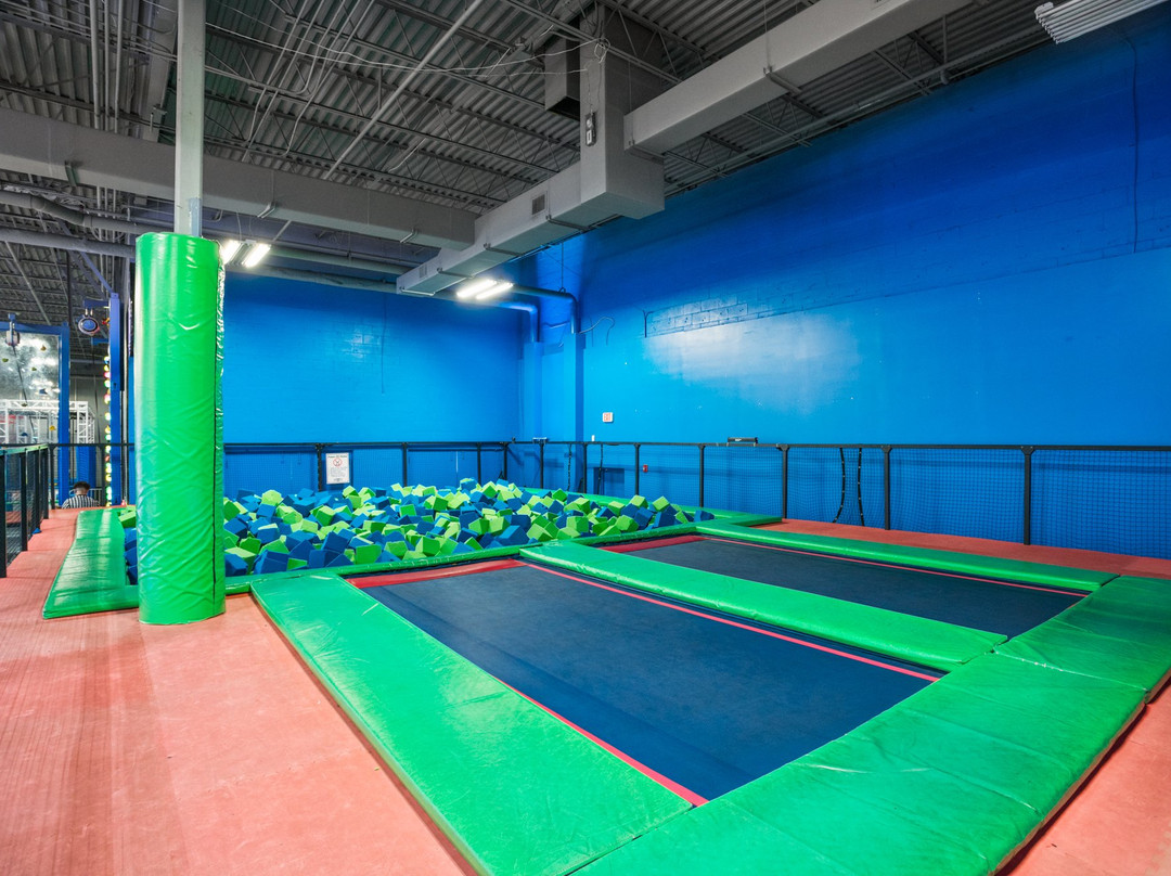 Bravoz Entertainment Center-杰克逊维尔必去景点